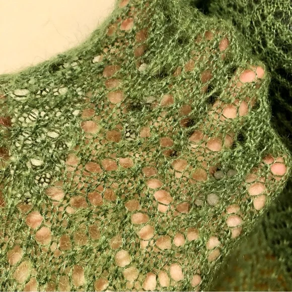 Green Mohair Openwork Thinest Knit Turtleneck. - Picture 4 of 12